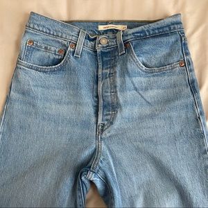 Levi’s High Waisted Ribcage Straight Jeans 27 x 27